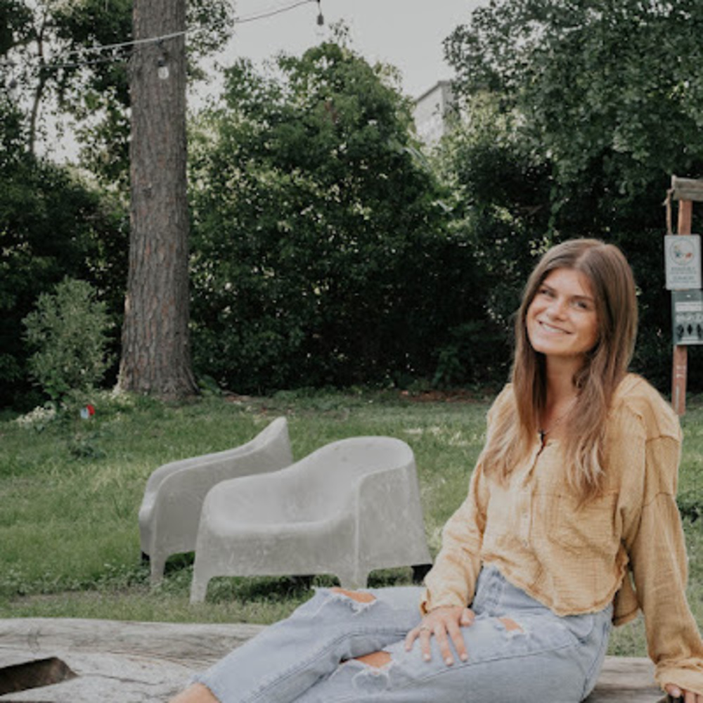 Meet your Posher, Alissa